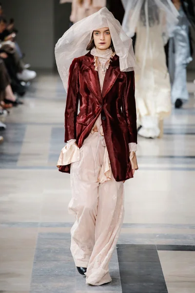 Look 24